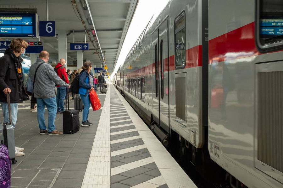 Frühlings-Hotel Braunschweig Arrival Train